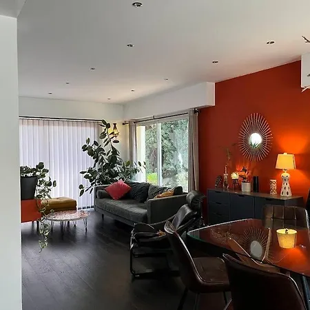 Beautiful Air-conditioned House With Pool Villa